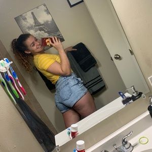 Meet your Posher, Michaela